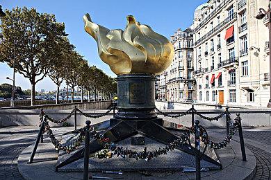 《赛博朋克2077》MOD修复帧生成画面缺陷